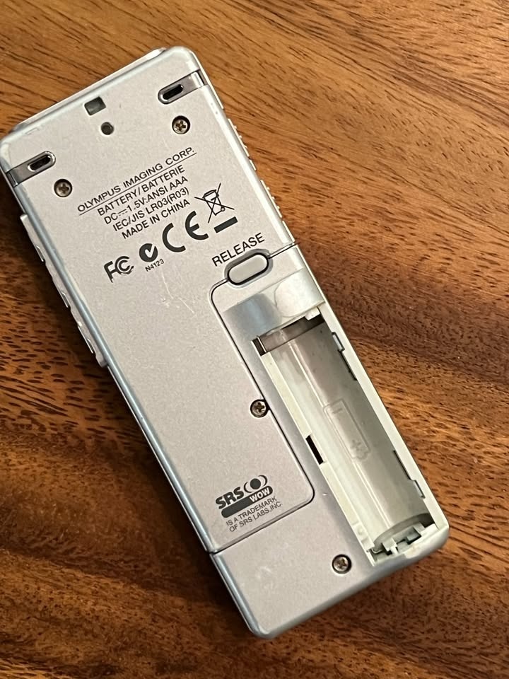 Olympus Digital Voice Recorder WS-300M - photo 3