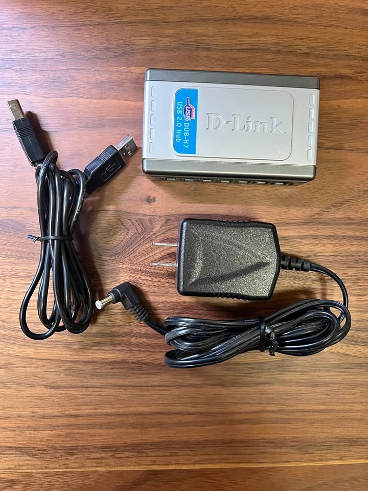 Computer Peripherals: D-Link Hub, Lexar Reader, Logitech Webcam