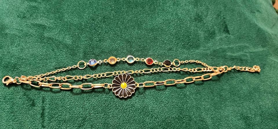 Flower layered chain bracelet