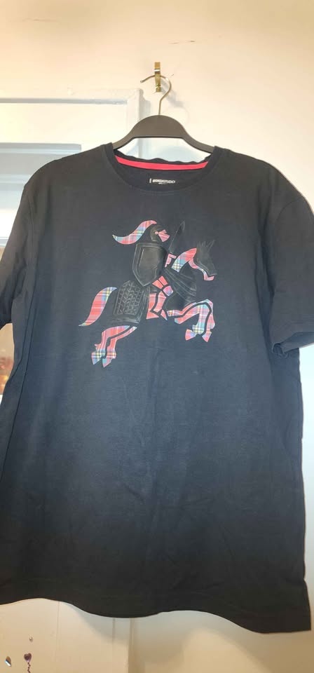 Roku Studio Men's Graphic T-Shirt