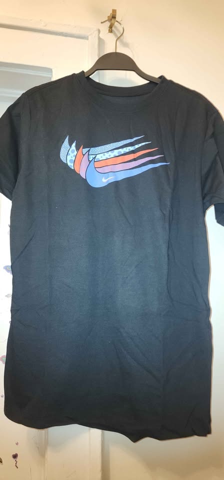 Nike Men's Sportswear Swoosh T-Shirt