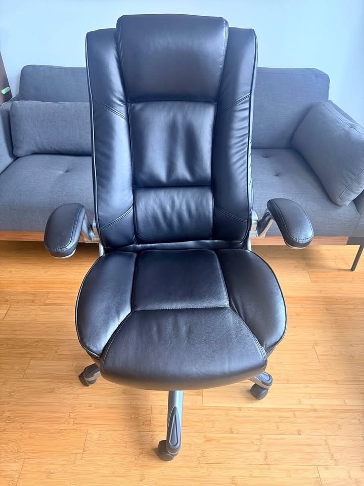 Black Ergonomic Office Chair w/ Movable Arms