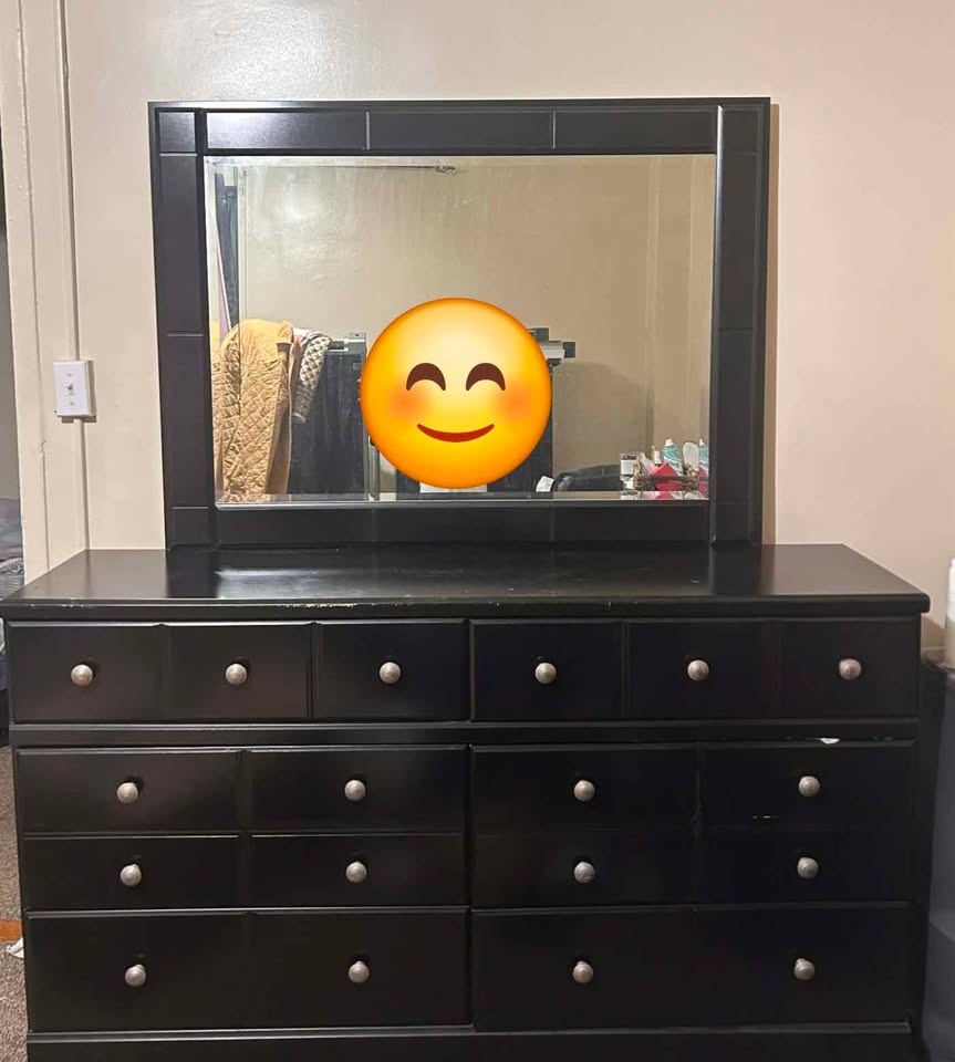 Black Dresser with Mirror - photo 2