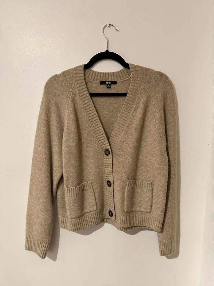 UNIQLO Soufflé Yarn Short Cardigan, Beige, Women’s Size Small