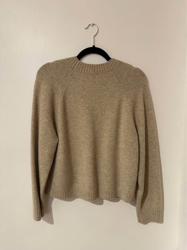UNIQLO Soufflé Yarn Short Cardigan, Beige, Women’s Size Small - photo 2