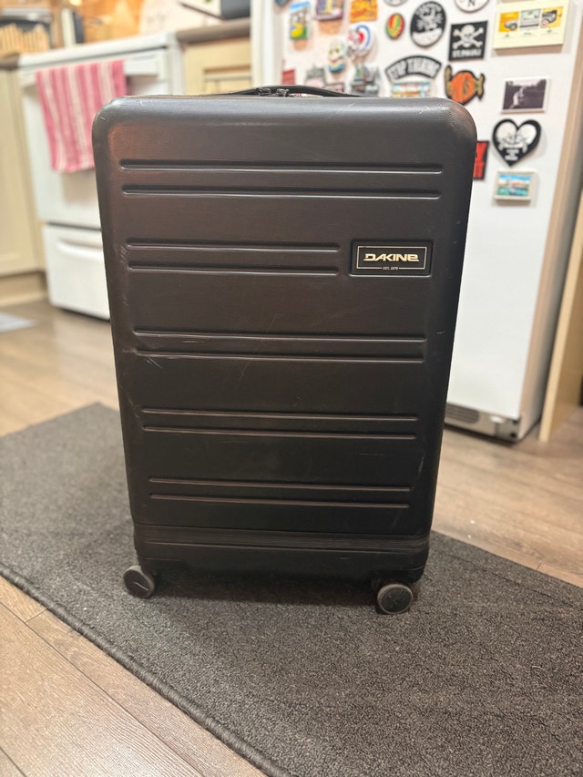 Dakine Concourse Medium 65L Hardside Luggage