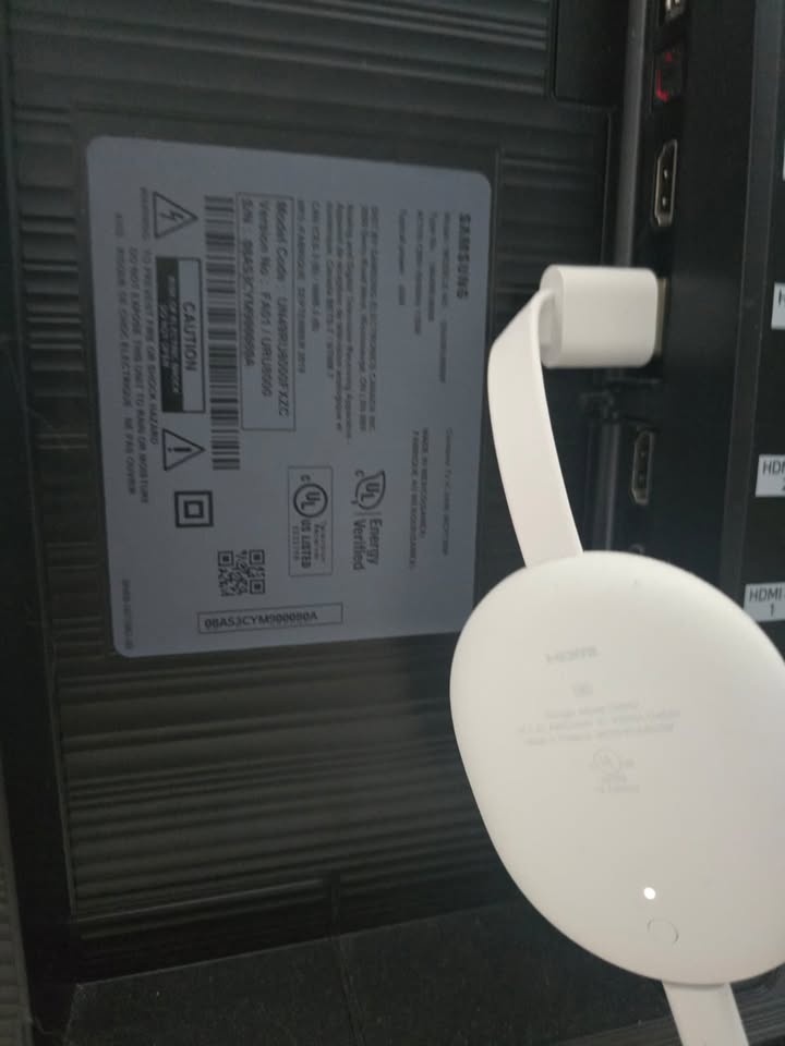 49” Samsung 4K TV with Stand & Chromecast - photo 4