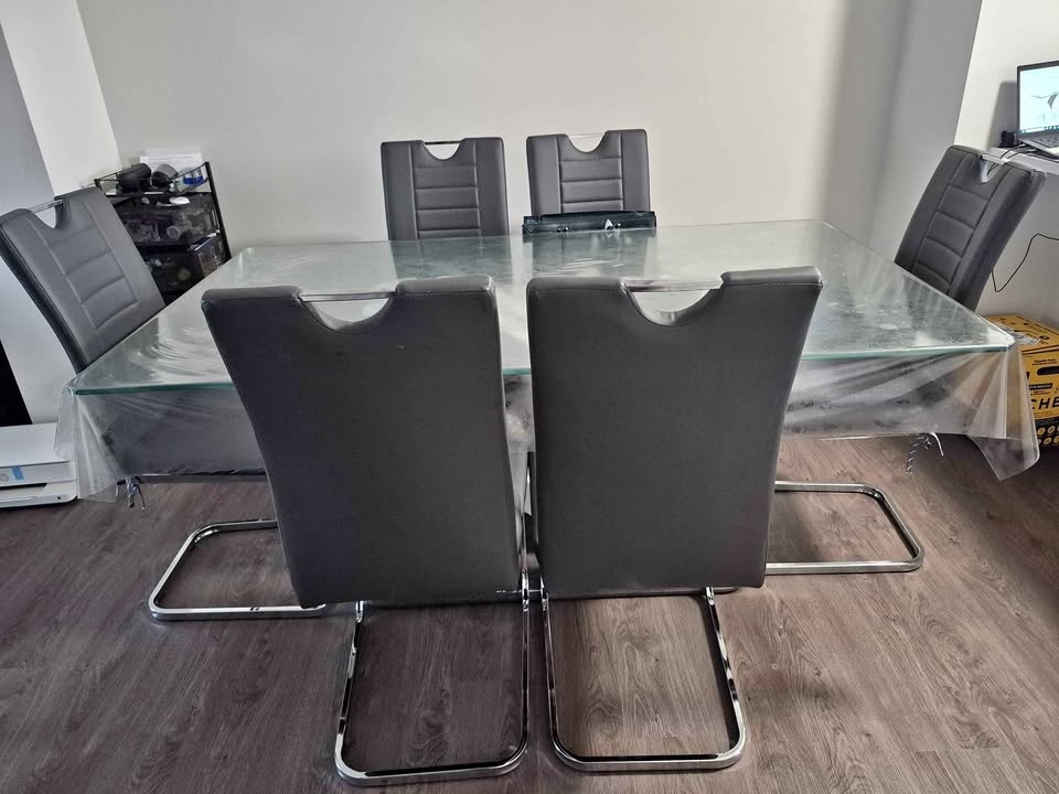 Dining Table with 6 Chairs
