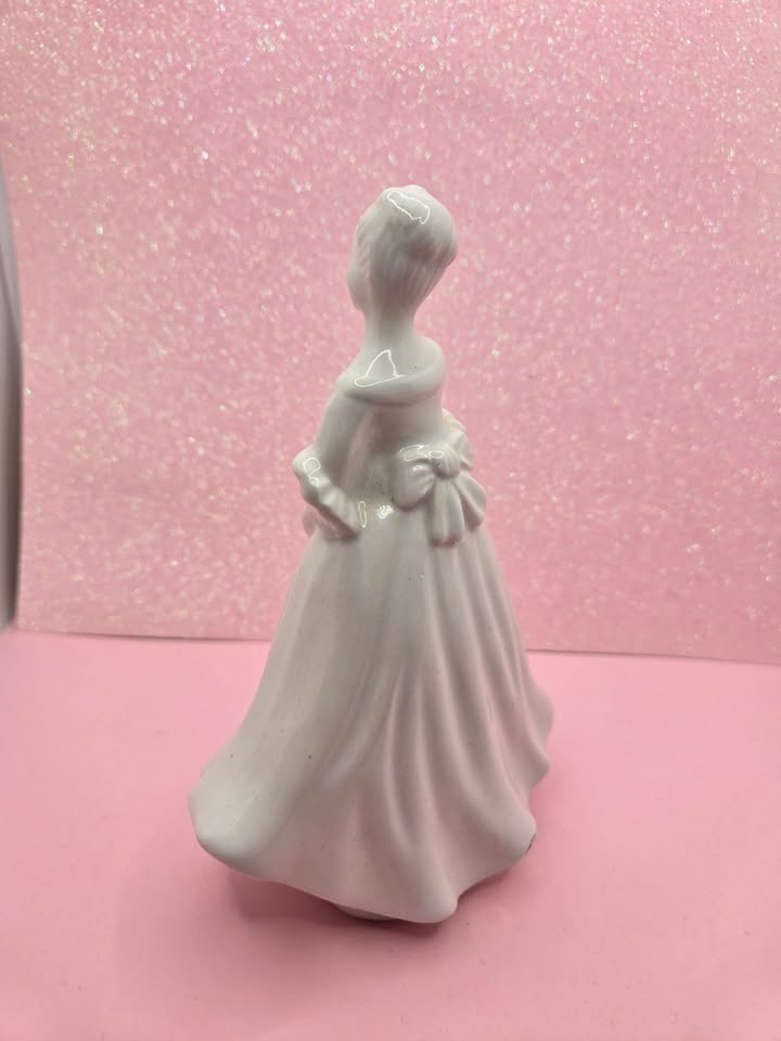 Vintage White Figurine of Woman Holding Flowers - photo 4