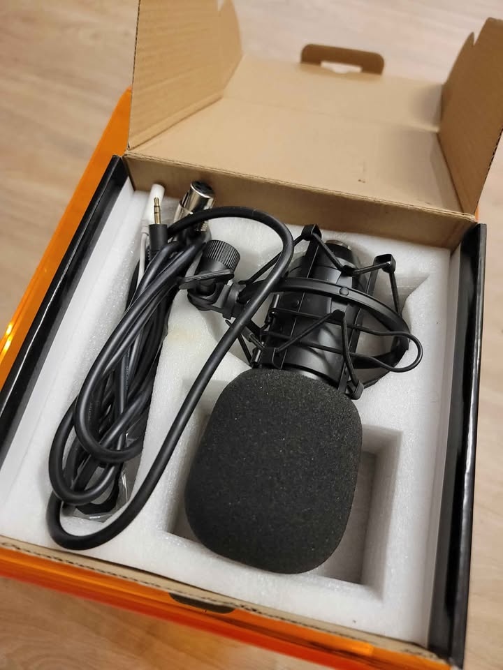 BNIB Studio Microphone - photo 2