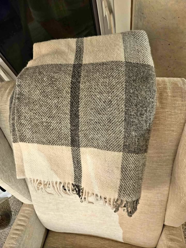 Gray-beige tartan pattern 100% wool throw blanket