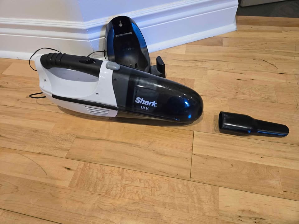 Shark Handheld Vacuum SV780C - photo 2