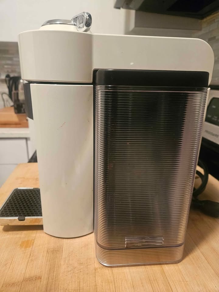 Nespresso VertuoLine Coffee Machine - photo 2