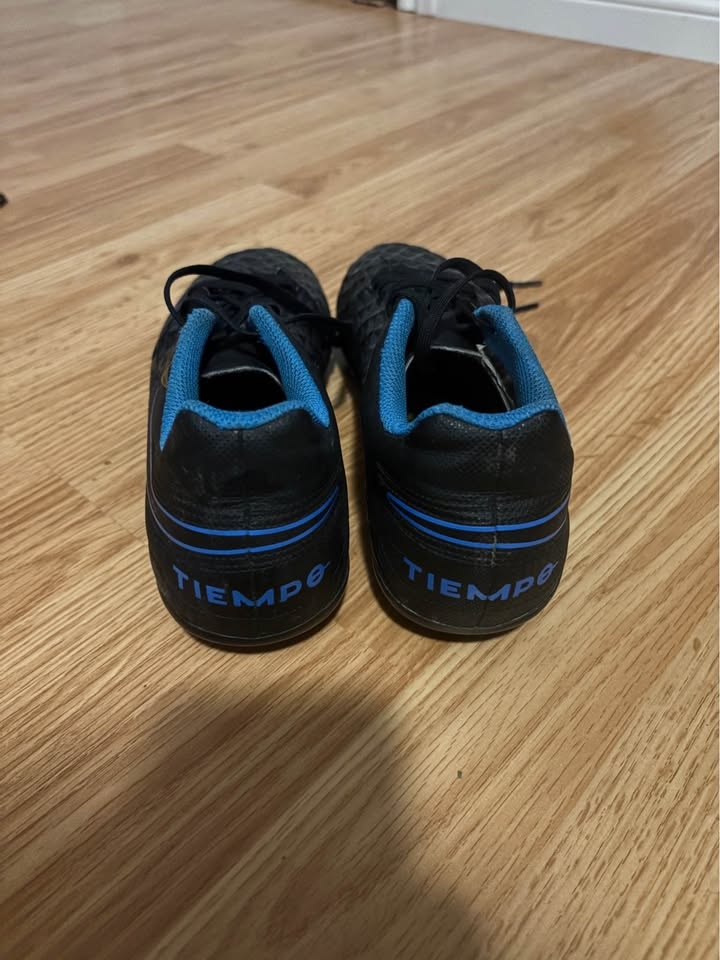 Nike Men's Size 7 Cleats - photo 3