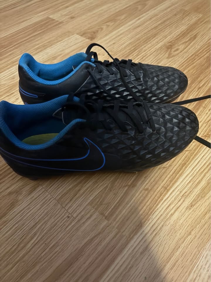 Nike Men's Size 7 Cleats - photo 4