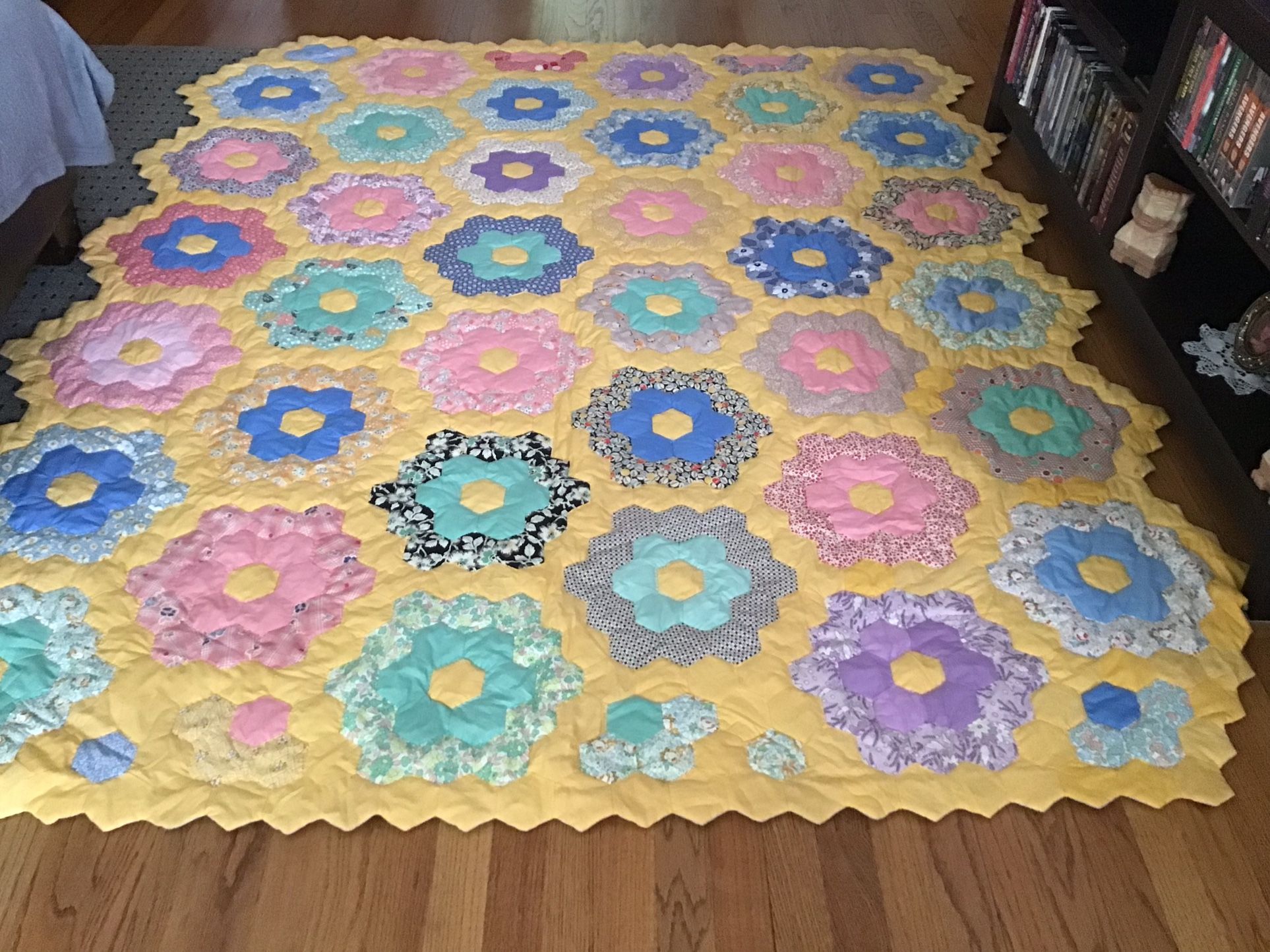 Handmade Twin Quilt - photo 2