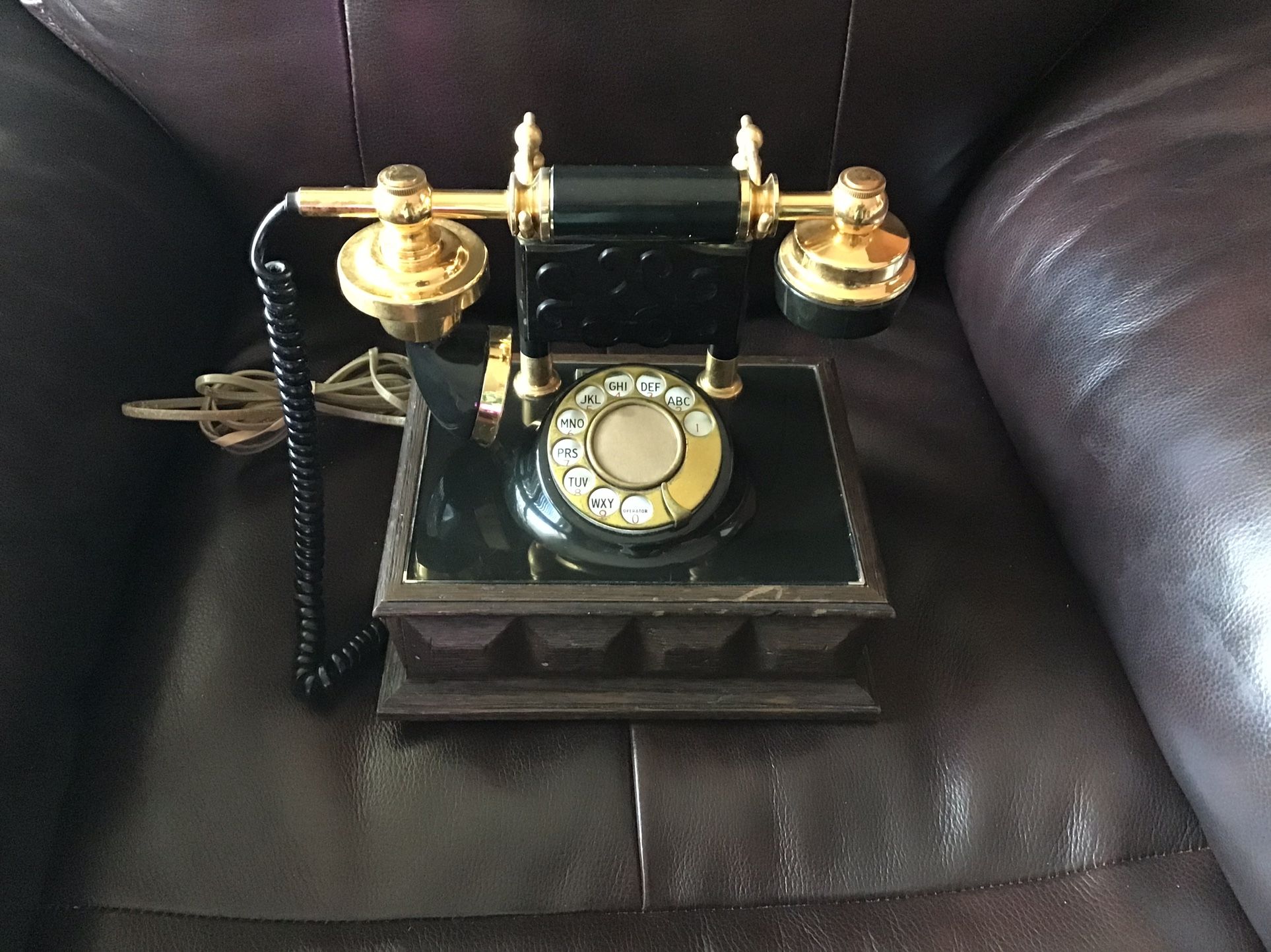 Deco-Tel Vintage Phone