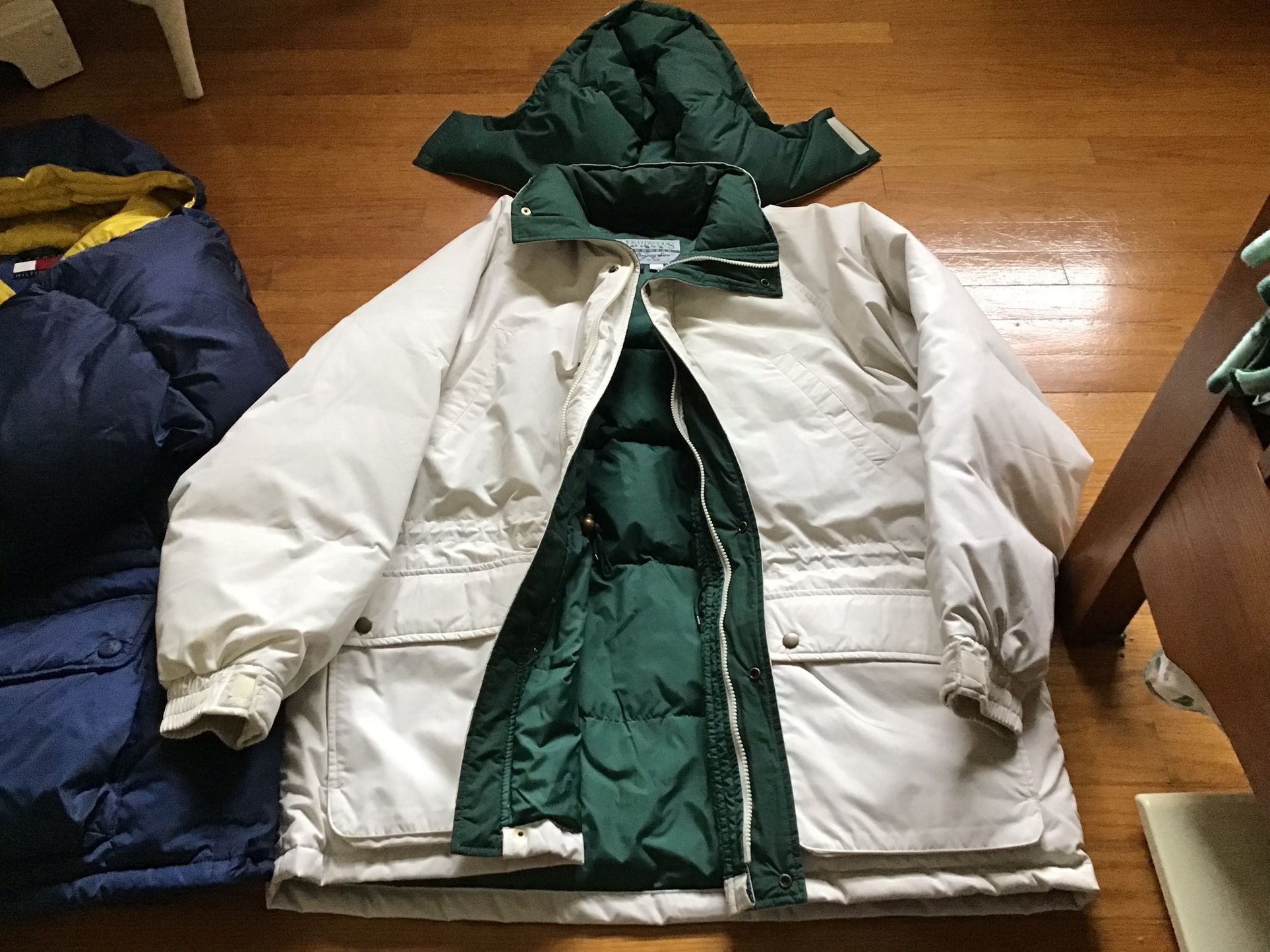 Two XL Down Coats - Tommy Hilfiger & The Company Store - photo 3
