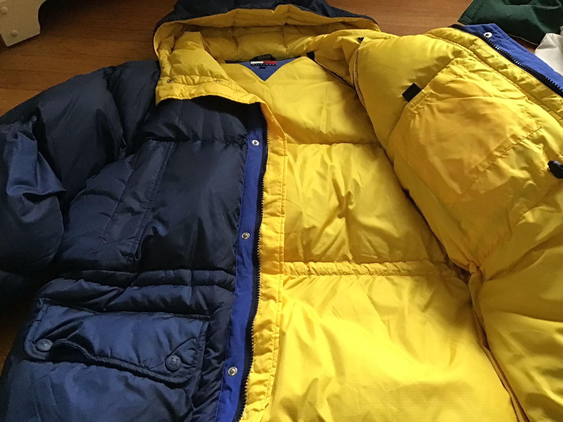 Two XL Down Coats - Tommy Hilfiger & The Company Store - photo 5