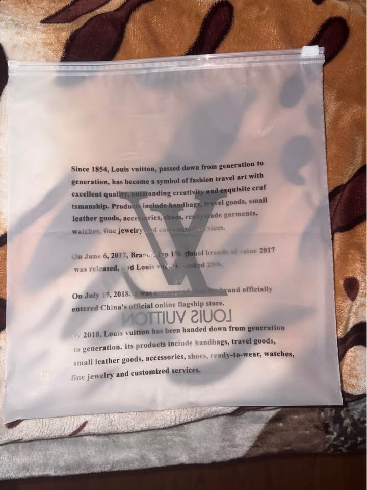 LV Beanie (Check Desc) - photo 3