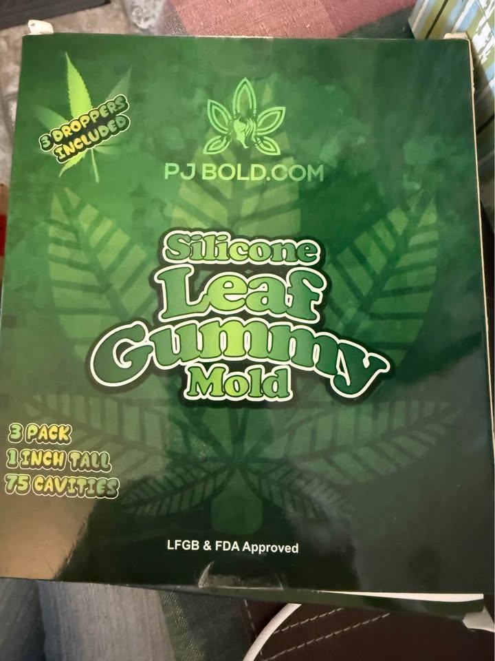 Silicone Weed Leaf Gummy Mold - photo 4