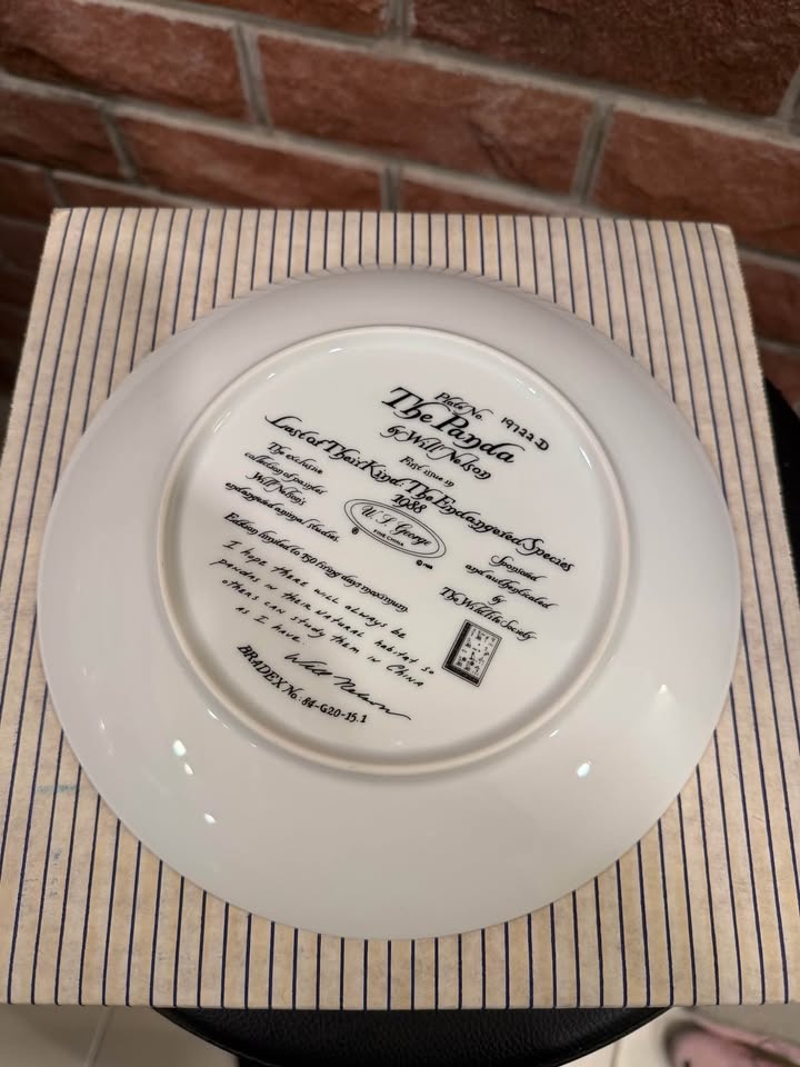 W.S. George "The Panda" Collector Plate - photo 2