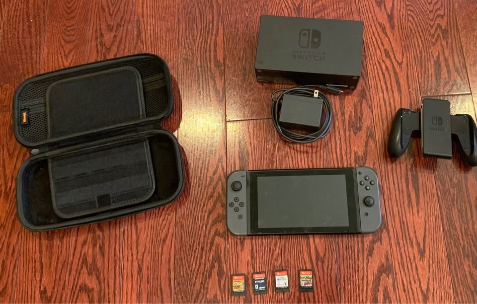 Nintendo Switch V1 w/ Carrying Case