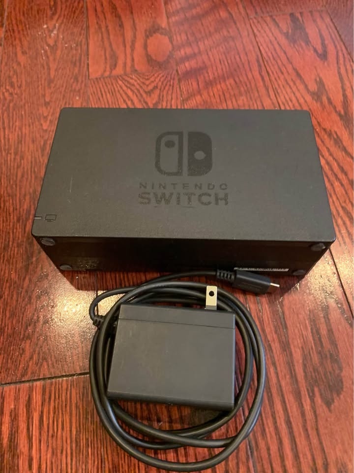 Nintendo Switch V1 w/ Carrying Case - photo 2