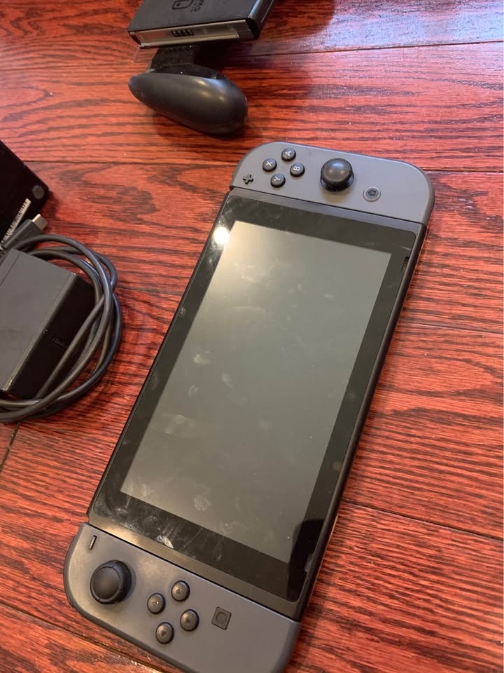 Nintendo Switch V1 w/ Carrying Case - photo 3