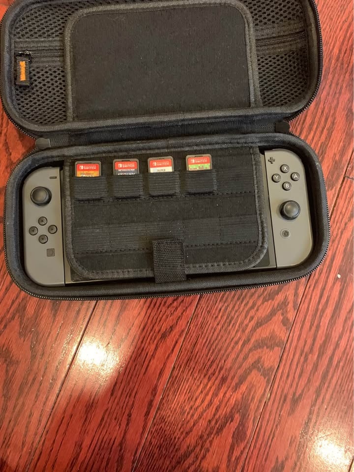 Nintendo Switch V1 w/ Carrying Case - photo 5