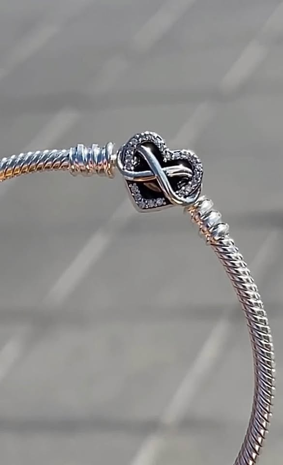 Pandora Sparkling Infinity Heart Clasp Bracelet - photo 5