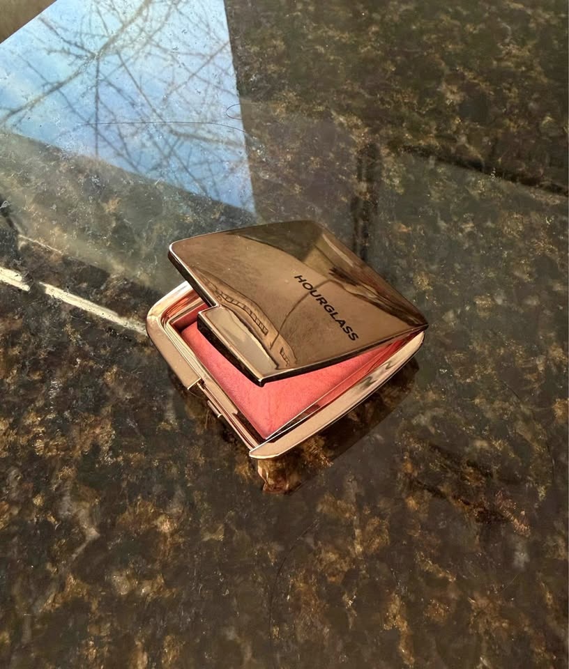 Hourglass Ambient Lighting Blush