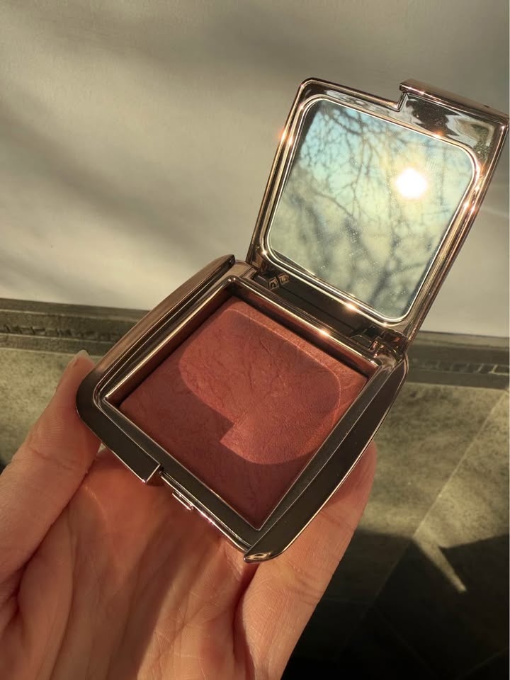 Hourglass Ambient Lighting Blush - photo 3