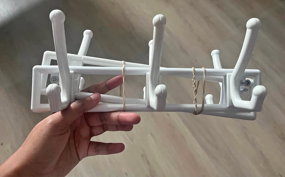 FREE - Plastic 3 Hook Hat & Coat Rack White