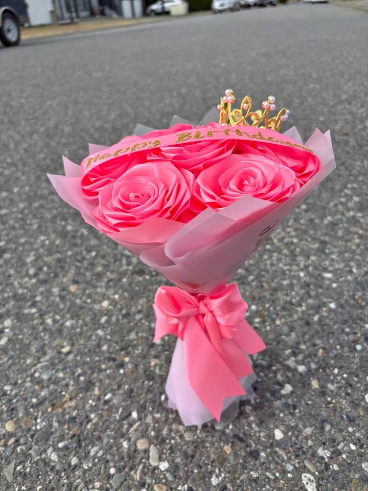 7 Count Eternal Rose Bouquet