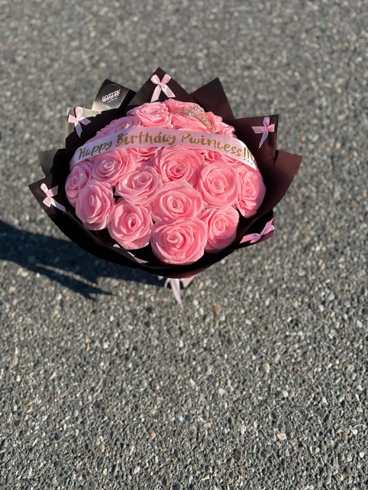 24 Eternal Glitter Rose Bouquet - photo 2