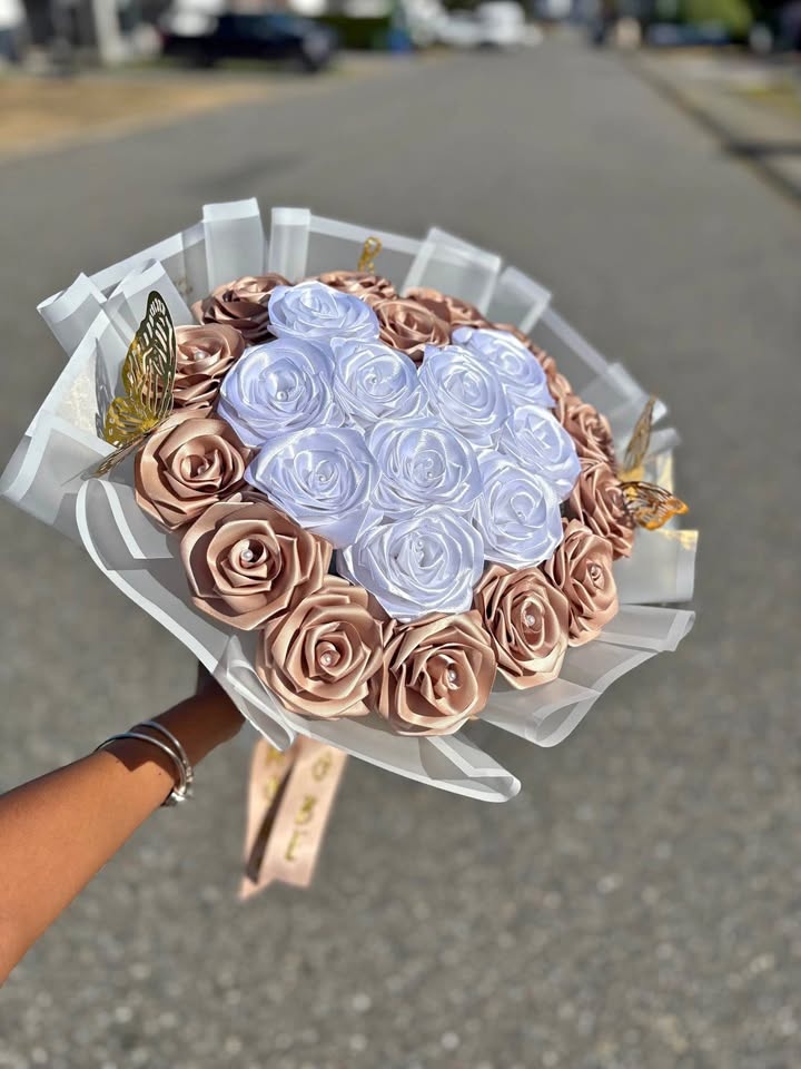 25 Count Eternal Rose Bouquet
