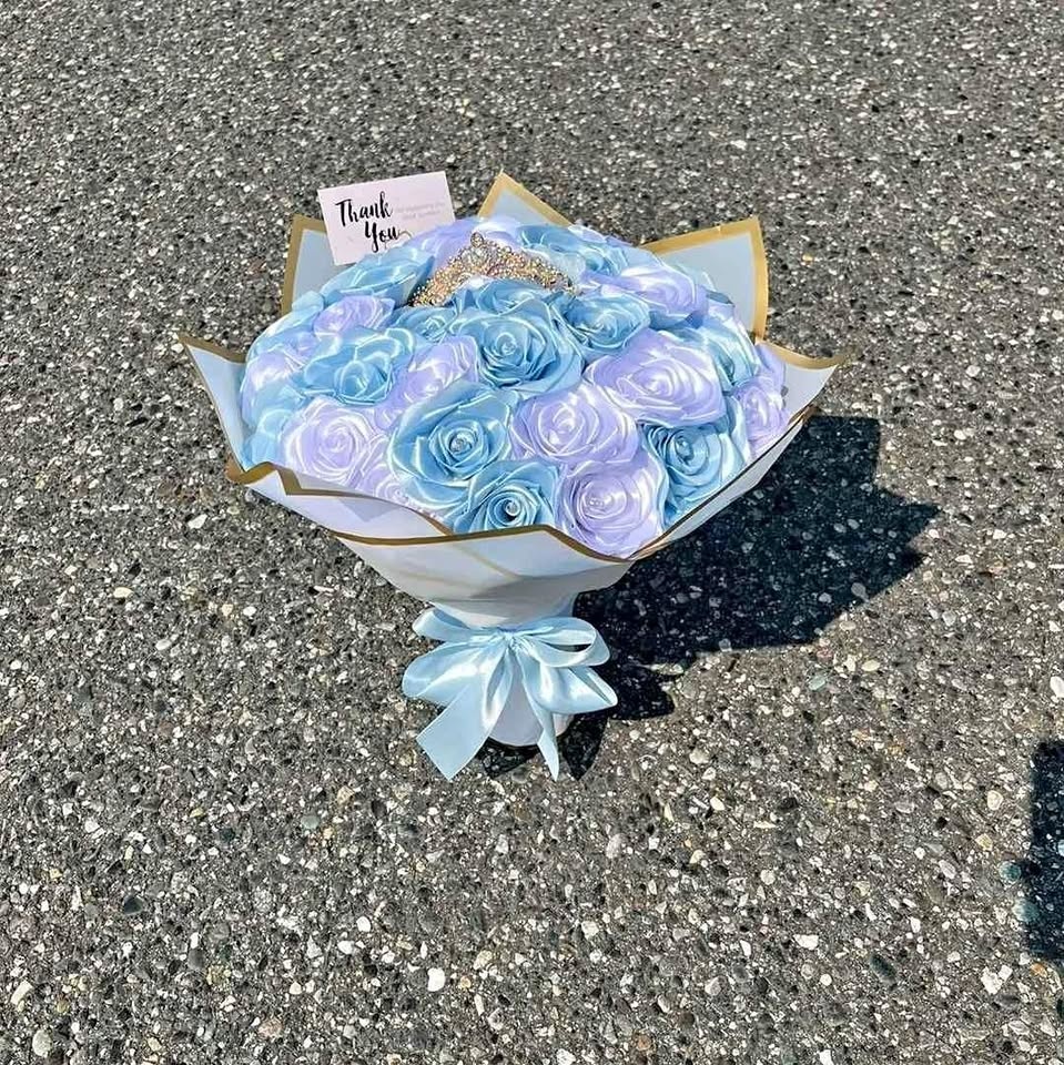 30 Count Eternal Rose Bouquet with Crown