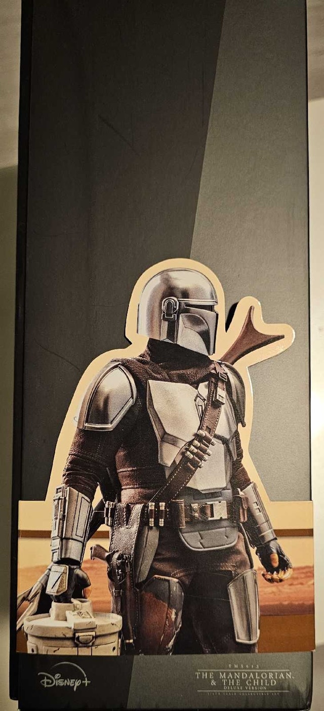 Mandalorian and the Child Deluxe - photo 2