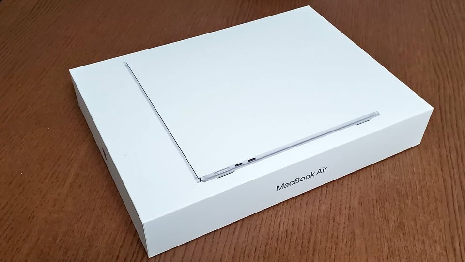 Brand New Sealed MacBook Air 13" (M4, 16GB RAM, 256GB SSD)