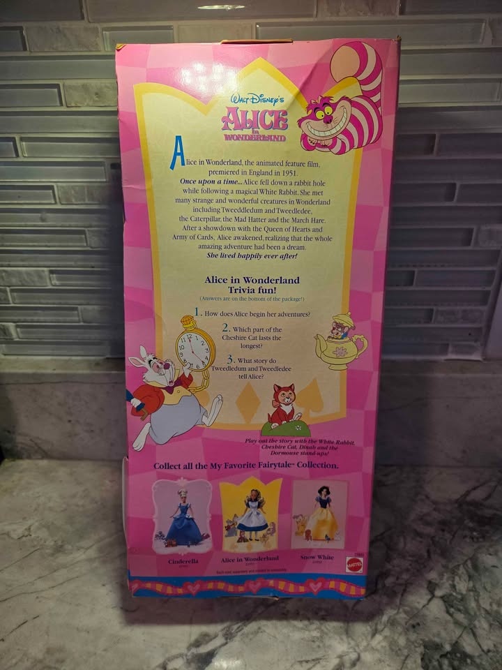Alice in Wonderland Barbie - photo 2