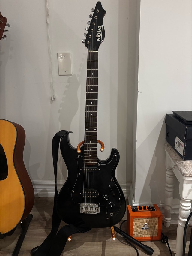 NOVA Superstrat / Strat-Style Electric Guitar