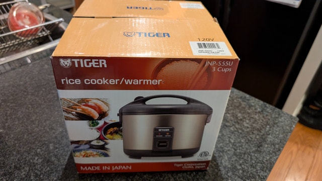 Tiger JNP-S55U Rice Cooker/Warmer