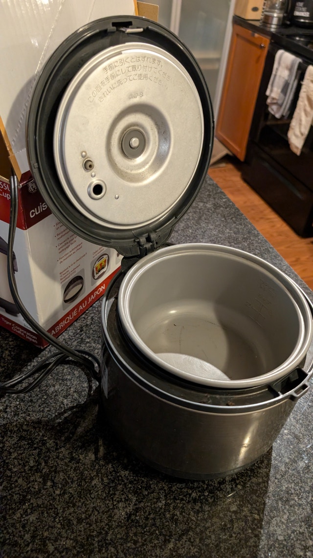 Tiger JNP-S55U Rice Cooker/Warmer - photo 2