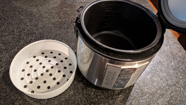 Midea Electric Pressure Cooker – Good Condition - photo 3