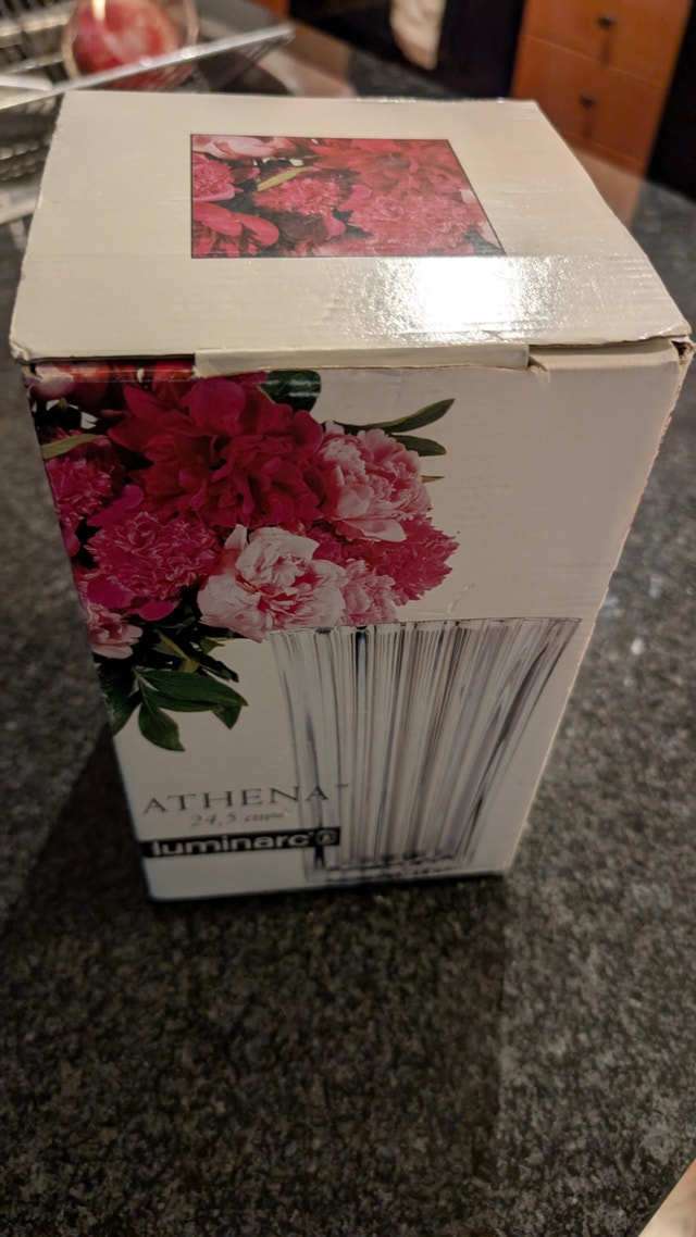 NEW IN BOX - Luminarc "Athena" Glass Vase (24.5cm)