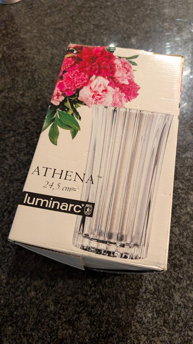 NEW IN BOX - Luminarc "Athena" Glass Vase (24.5cm) - photo 2
