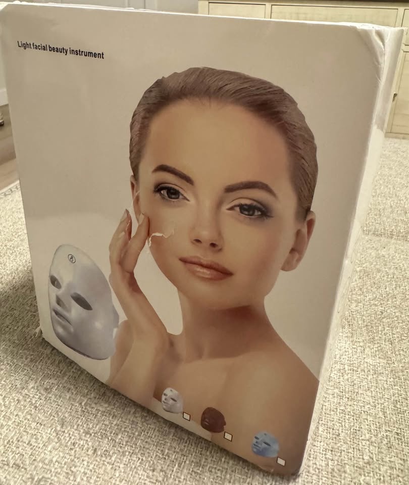 7-Color LED Facial Mask – Light Therapy Beauty Mask - photo 4