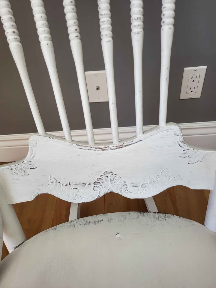 Oak Antique Rocking Chair - White Distress Finish - photo 2