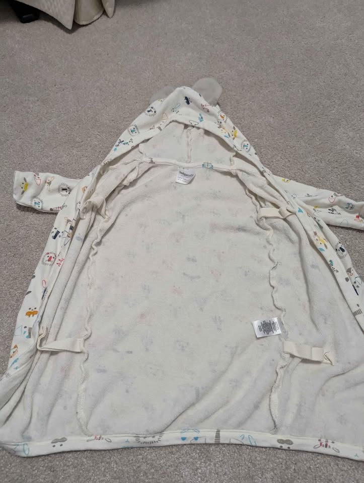 Baby swim/ bath robe 0-9 months - photo 2